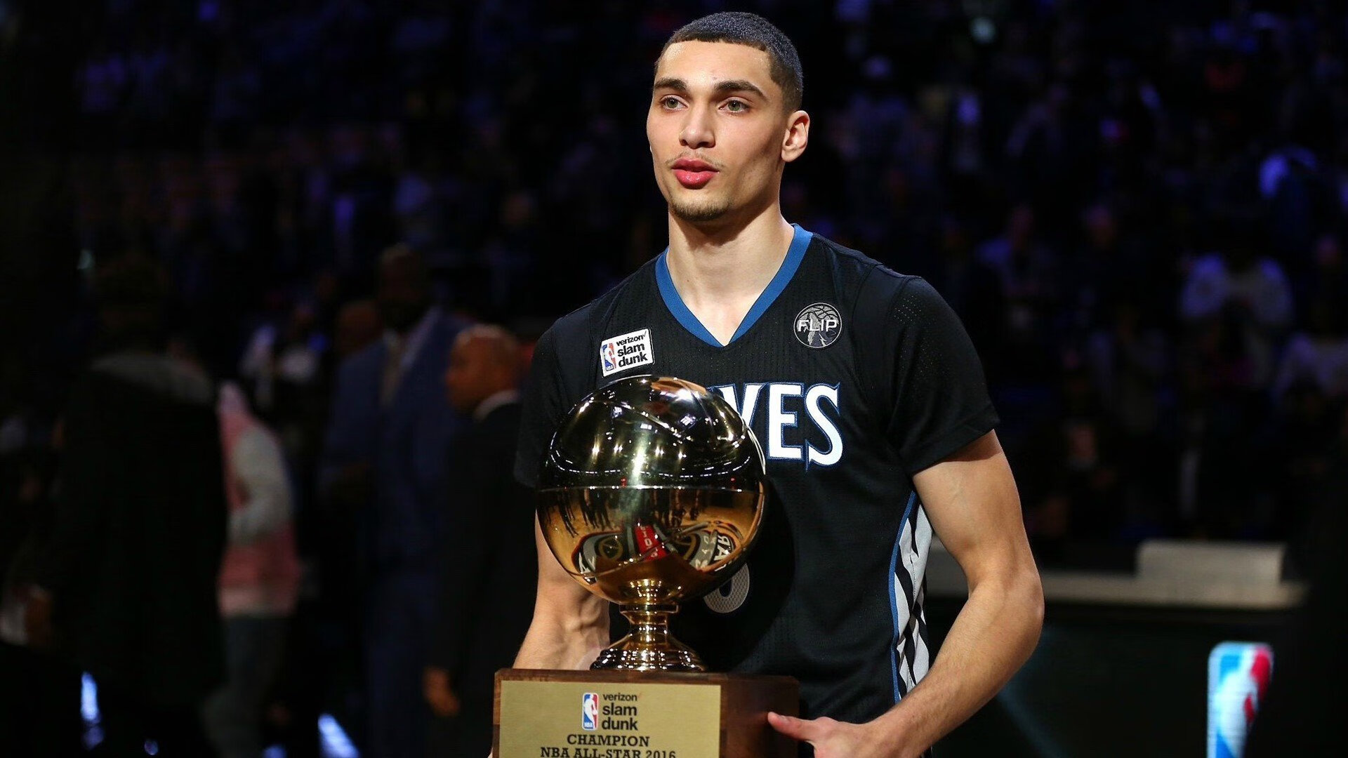 -《电竞比赛怎样吸引年轻观众？内容创新是关键》，电竞如何吸引专业观众